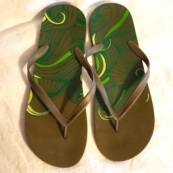 NEW Men's Old Navy Printed Design Sandals - Slip Ons - Flip Flops - Picture 11 of 17